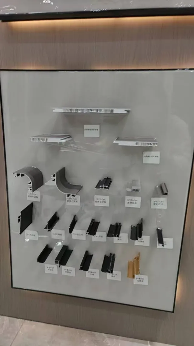 Display board with aluminium frame, edge and connection profile samples
